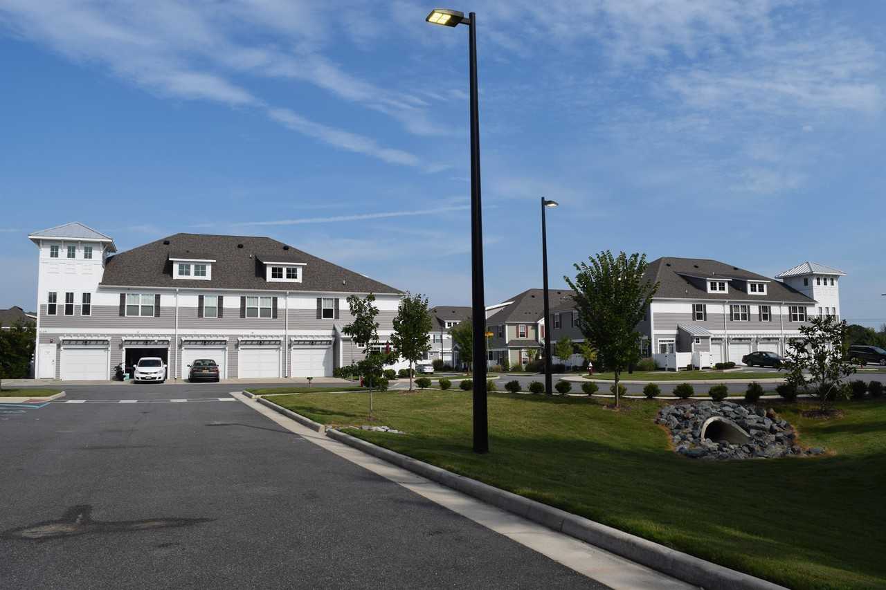 1208 Tides Edge Ct 1, Hampton, VA 23666 2 Bedroom House for 1,800