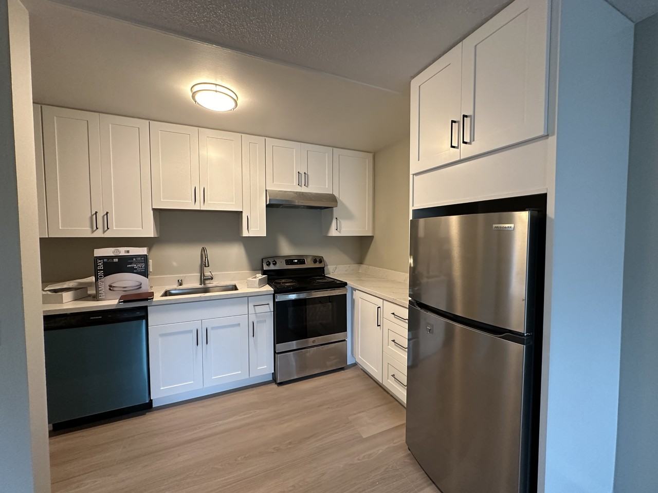 150 28th St - Photo 2 of 10