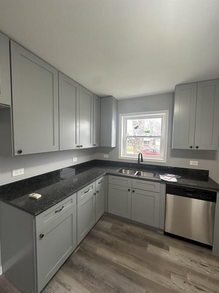93 E Elmwood Dr - Photo 2 of 11