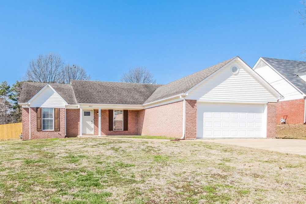 331 Bloomington Dr - Photo 3 of 16