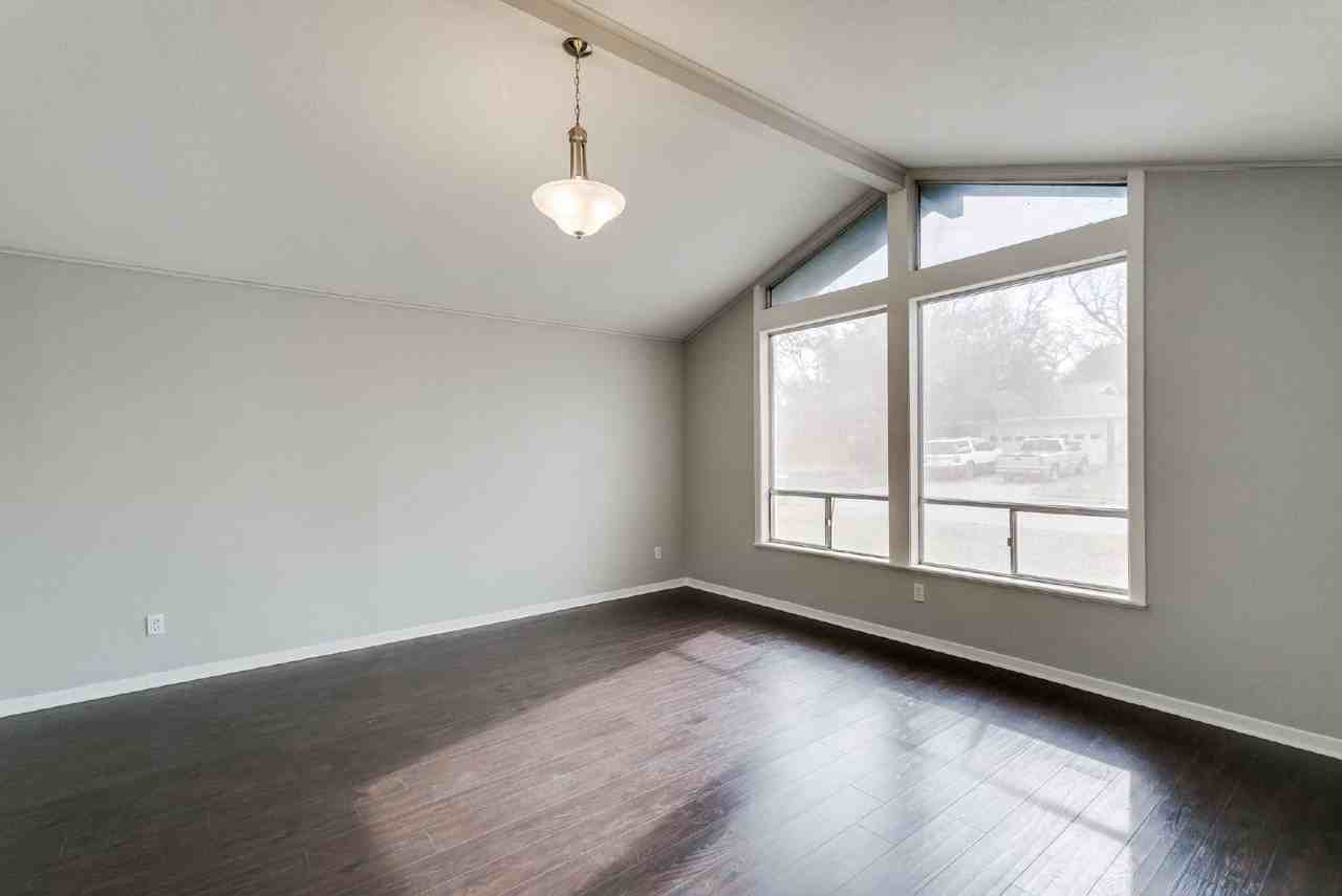 1371 N Rose Dr - Photo 2 of 19