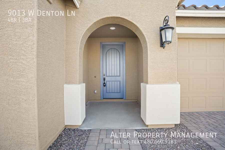 9013 W Denton Ln - Photo 7 of 40