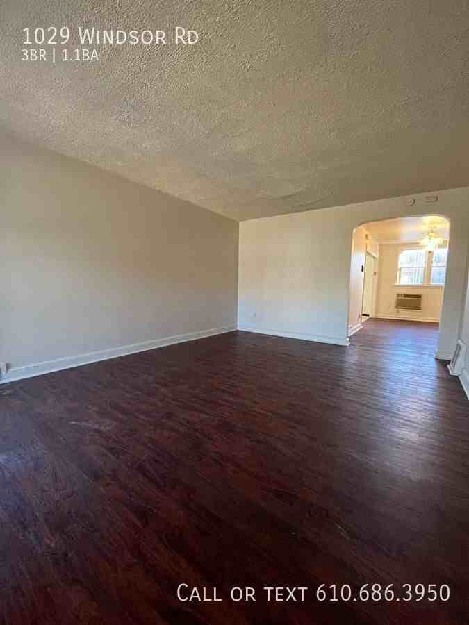 1029 Windsor Rd - Photo 3 of 28