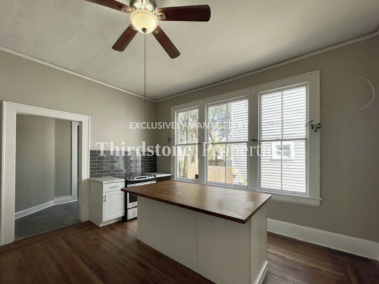 121 W 6th St - Photo 6 of 24