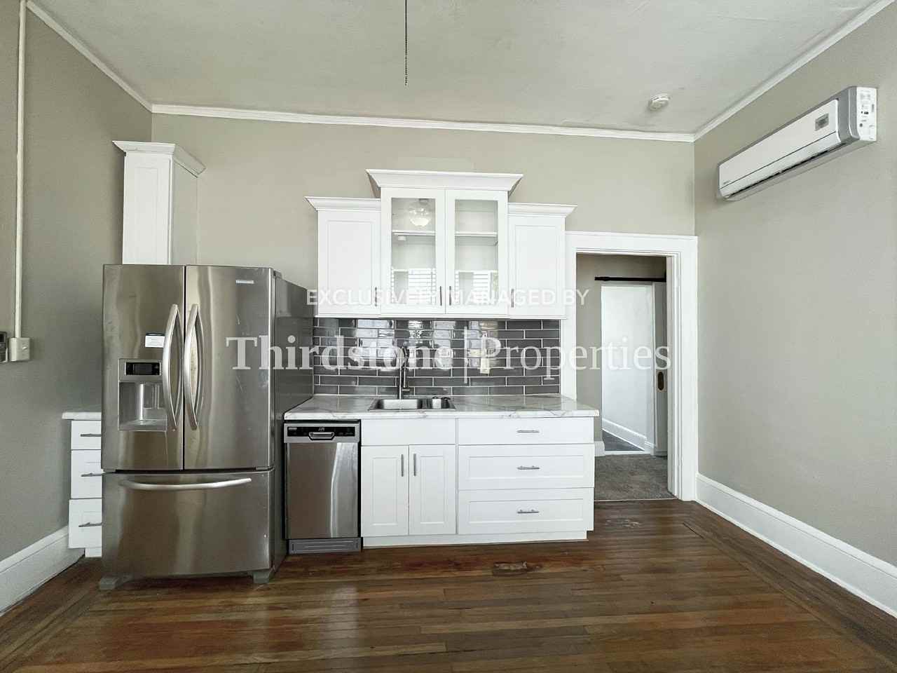 121 W 6th St - Photo 7 of 24