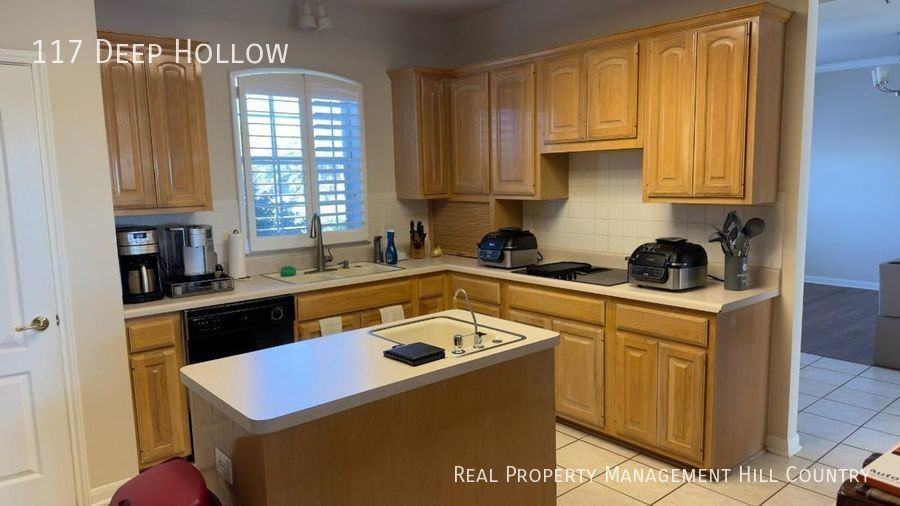 117 Deep Hollow Dr - Photo 3 of 9