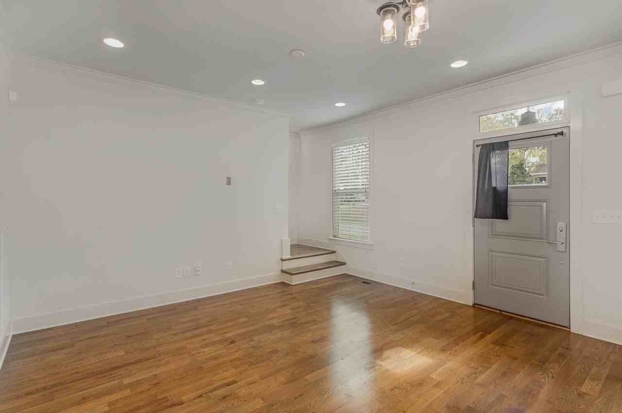 5802 Maxon Avenue - Photo 4 of 25