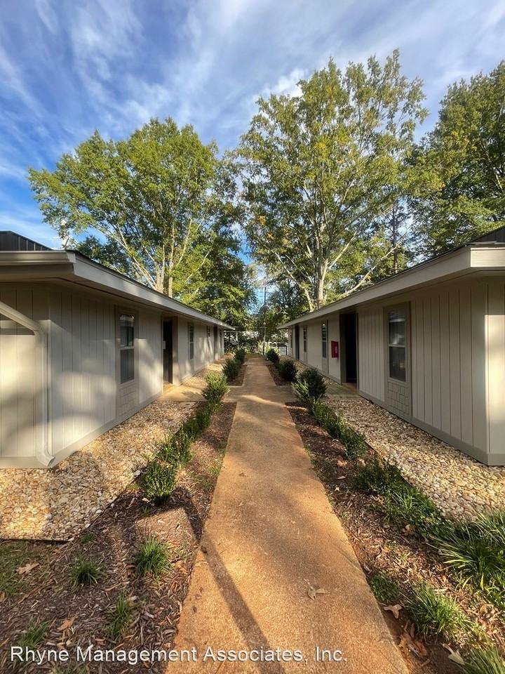 Woodall Apartments 1400 & 1402 Gorman St Near NCSU 1101 Woodall Apartments, Raleigh, NC