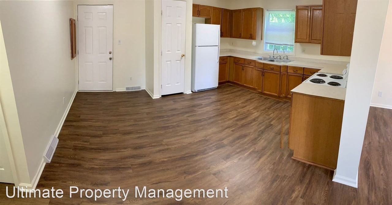 434 Manly Avenue - Photo 3 of 17