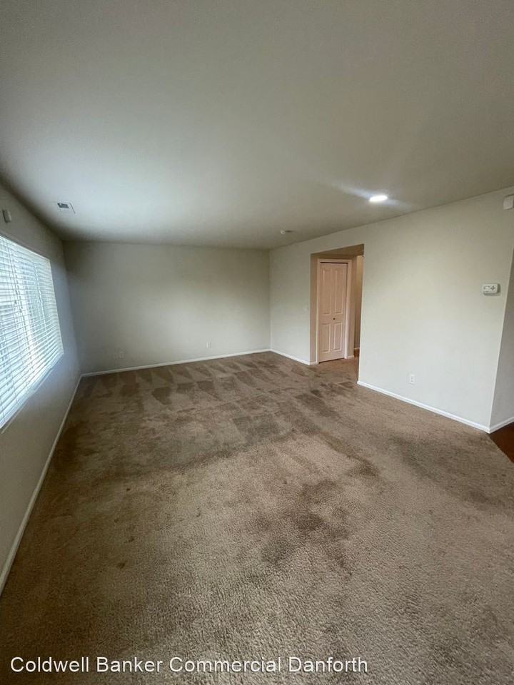 2613 13th Ave Nw - Photo 3 of 22