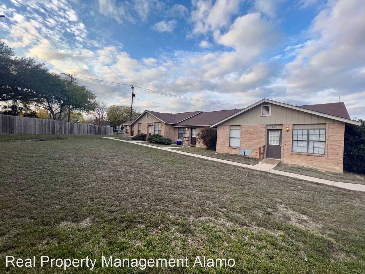 4545 Hoeneke St. - Photo 2 of 12