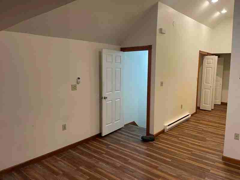 201 E Elm St - Photo 2 of 12