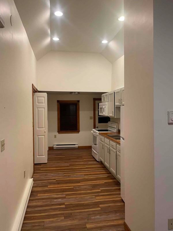 201 E Elm St - Photo 3 of 12