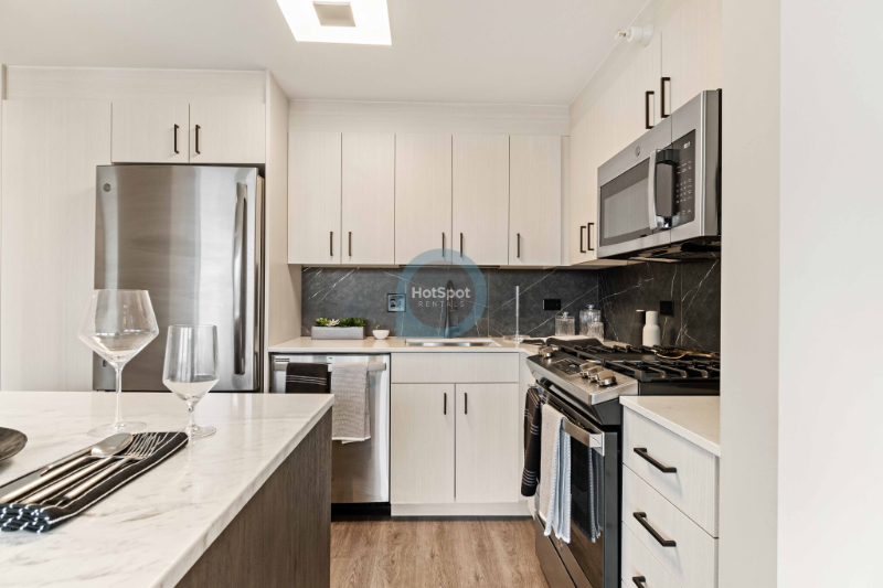 1918 W Ogden Ave - Photo 2 of 13