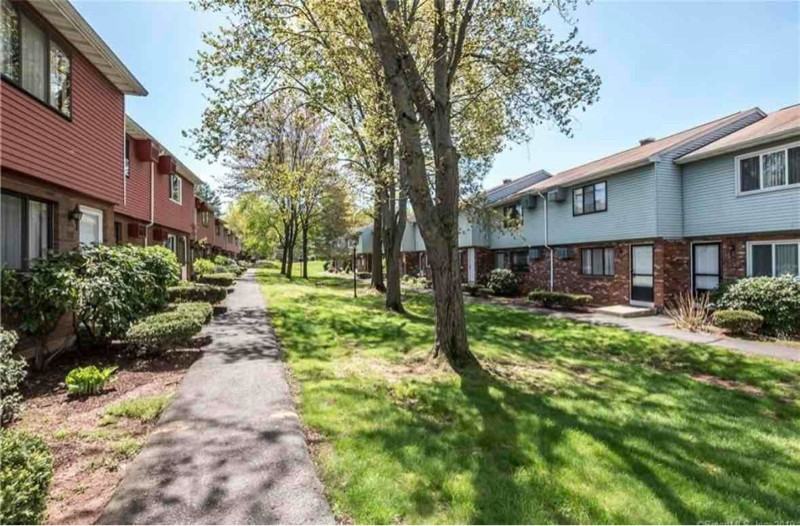 132 Churchill Dr - Photo 2 of 20