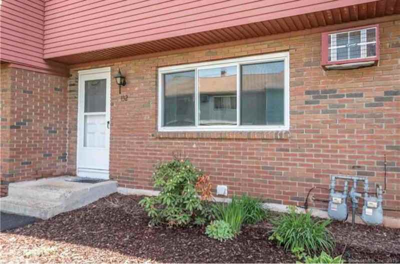 132 Churchill Dr - Photo 3 of 20