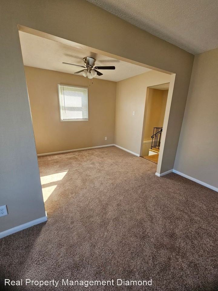 28 Auburn Dr - Photo 3 of 16