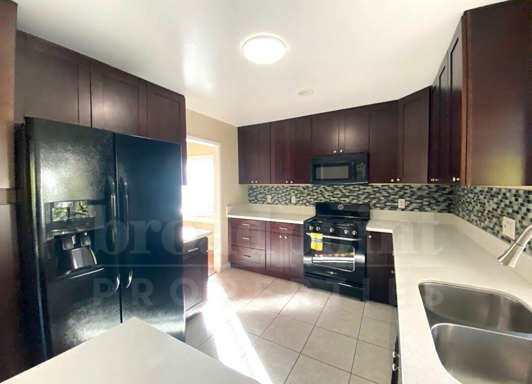 12874 Rios Rd #1 - Photo 3 of 13