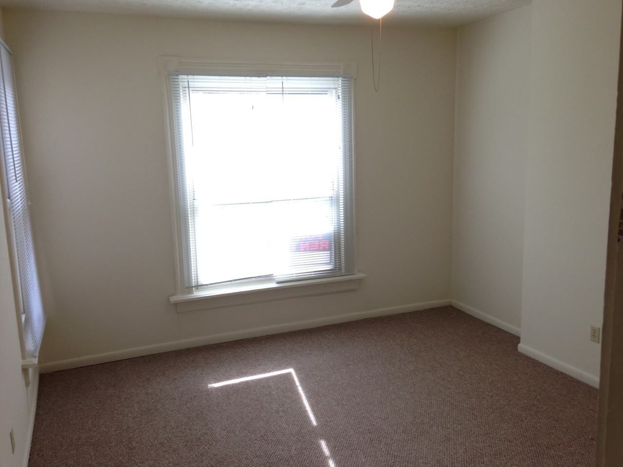 26 W Norwich Ave #C - Photo 3 of 4