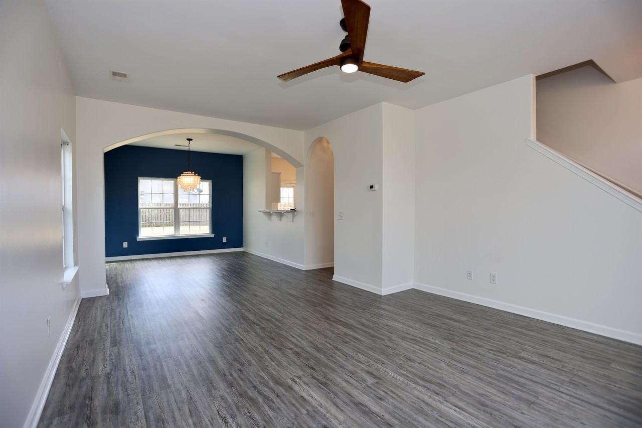 201 Chapel Lk S #NA - Photo 3 of 31