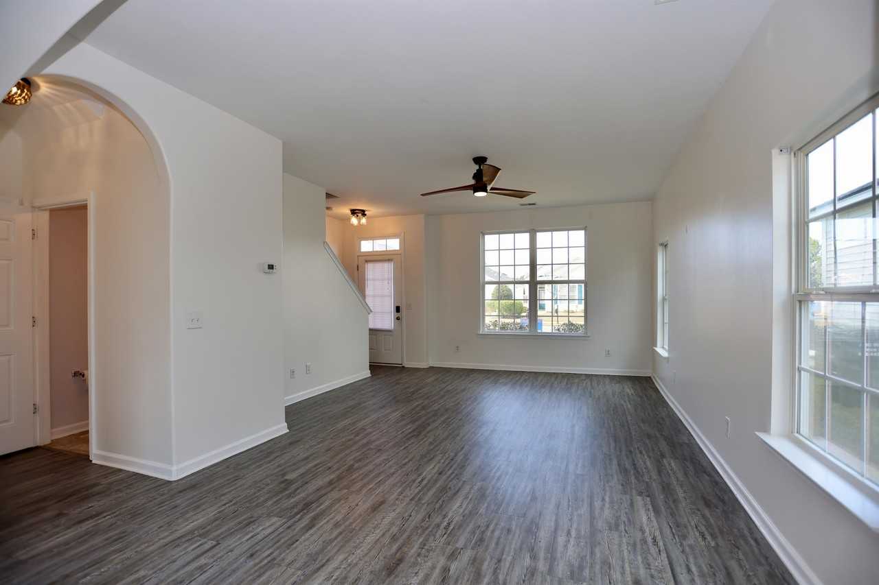 201 Chapel Lk S #NA - Photo 6 of 31