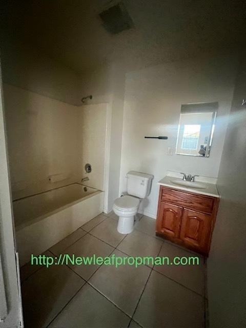 9124 South Broadway - Photo 3 of 4