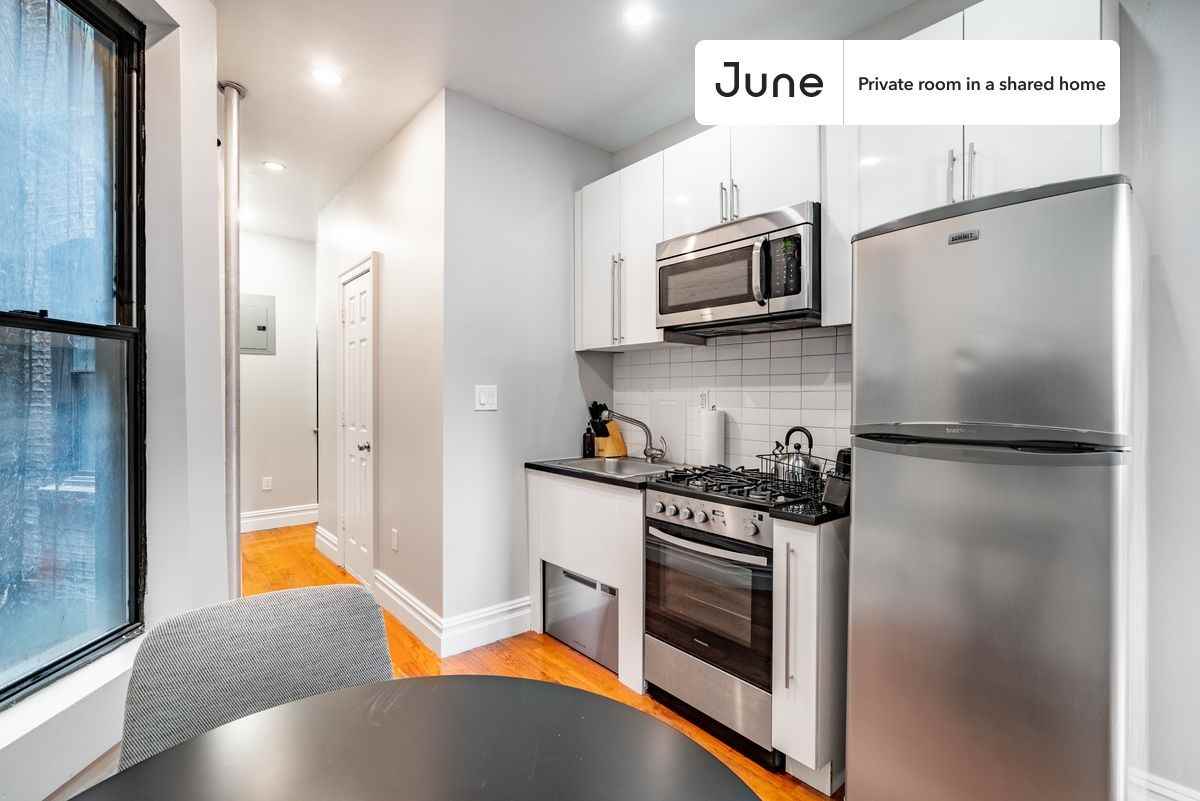 826 9th Ave #A - Photo 5 of 11