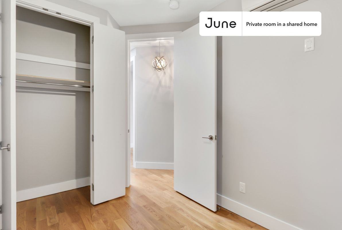 1226 Bedford Ave #E - Photo 4 of 25
