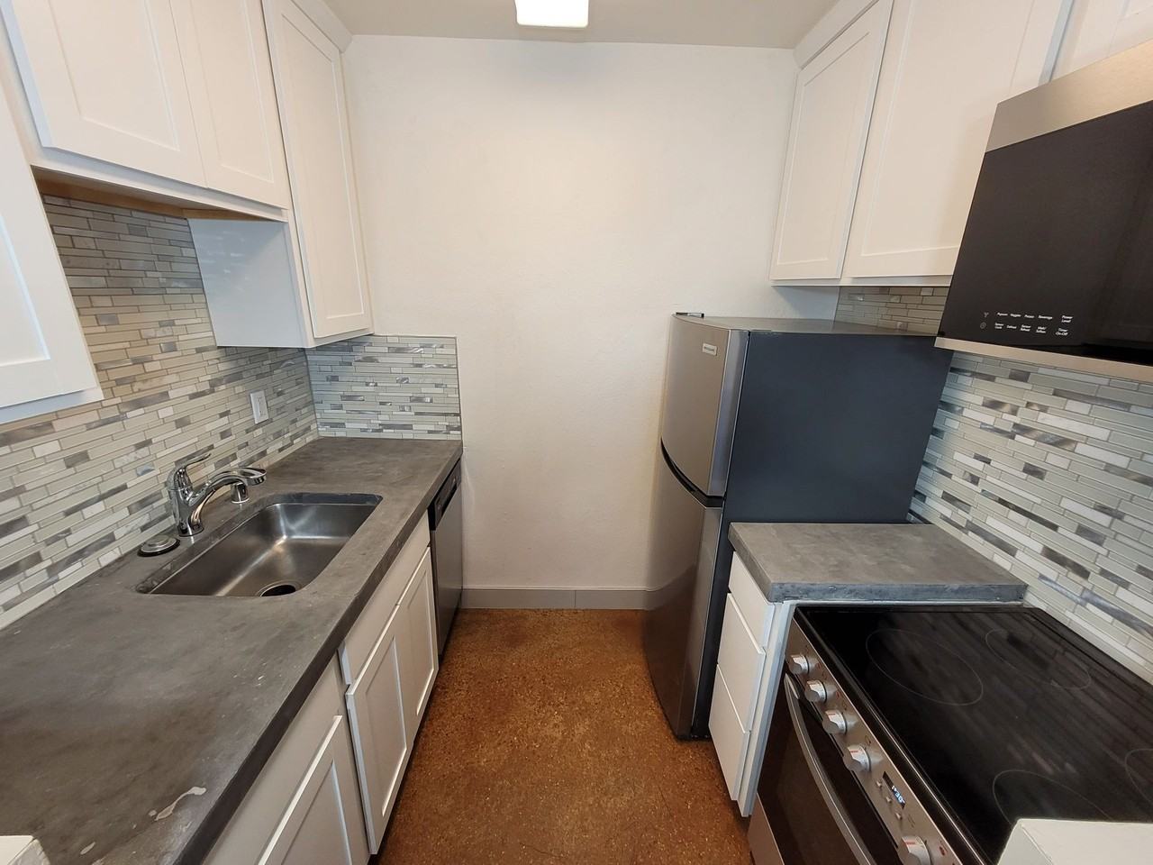 Oakridge on the Green - Photo 7 of 50