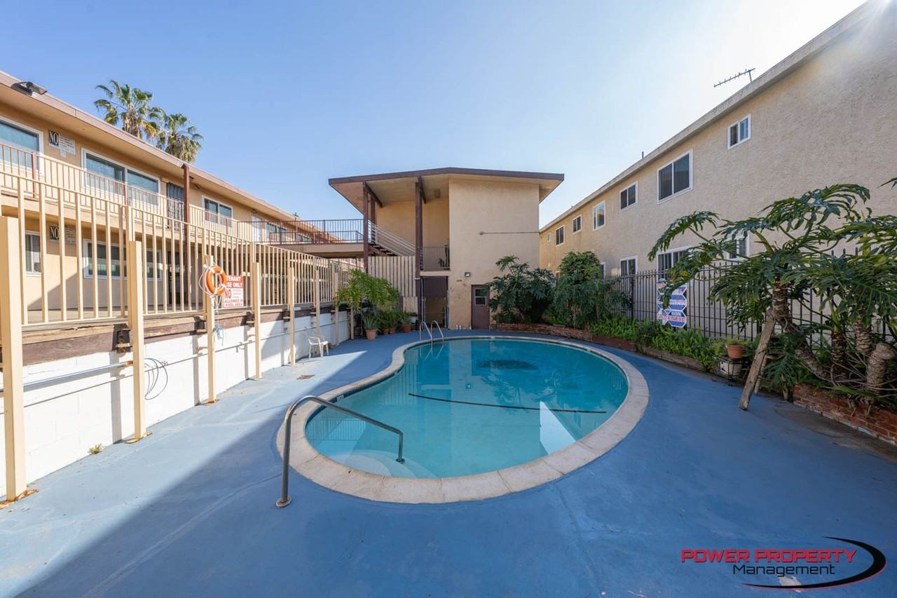 10112 Felton Ave - Photo 2 of 6