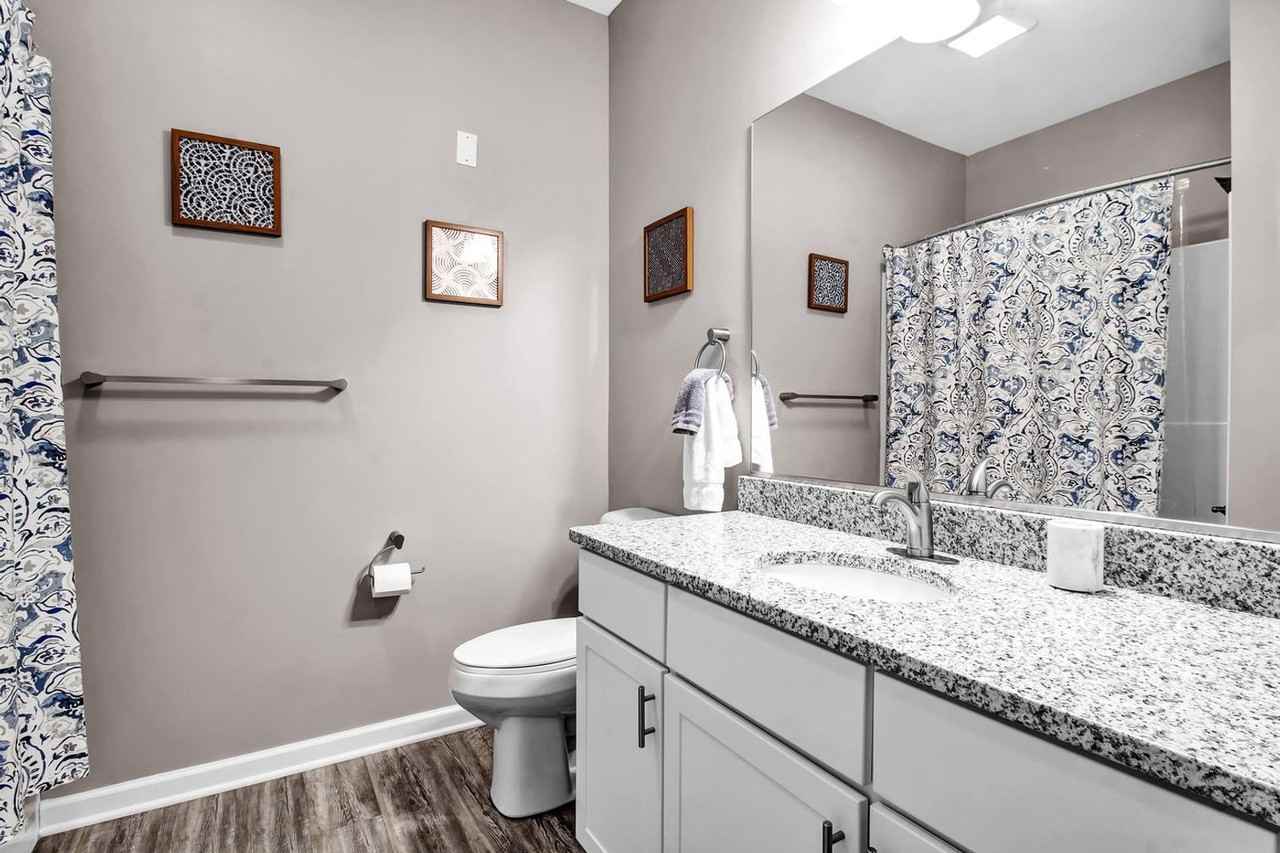 The Parkway Apartments - Photo 3 of 14