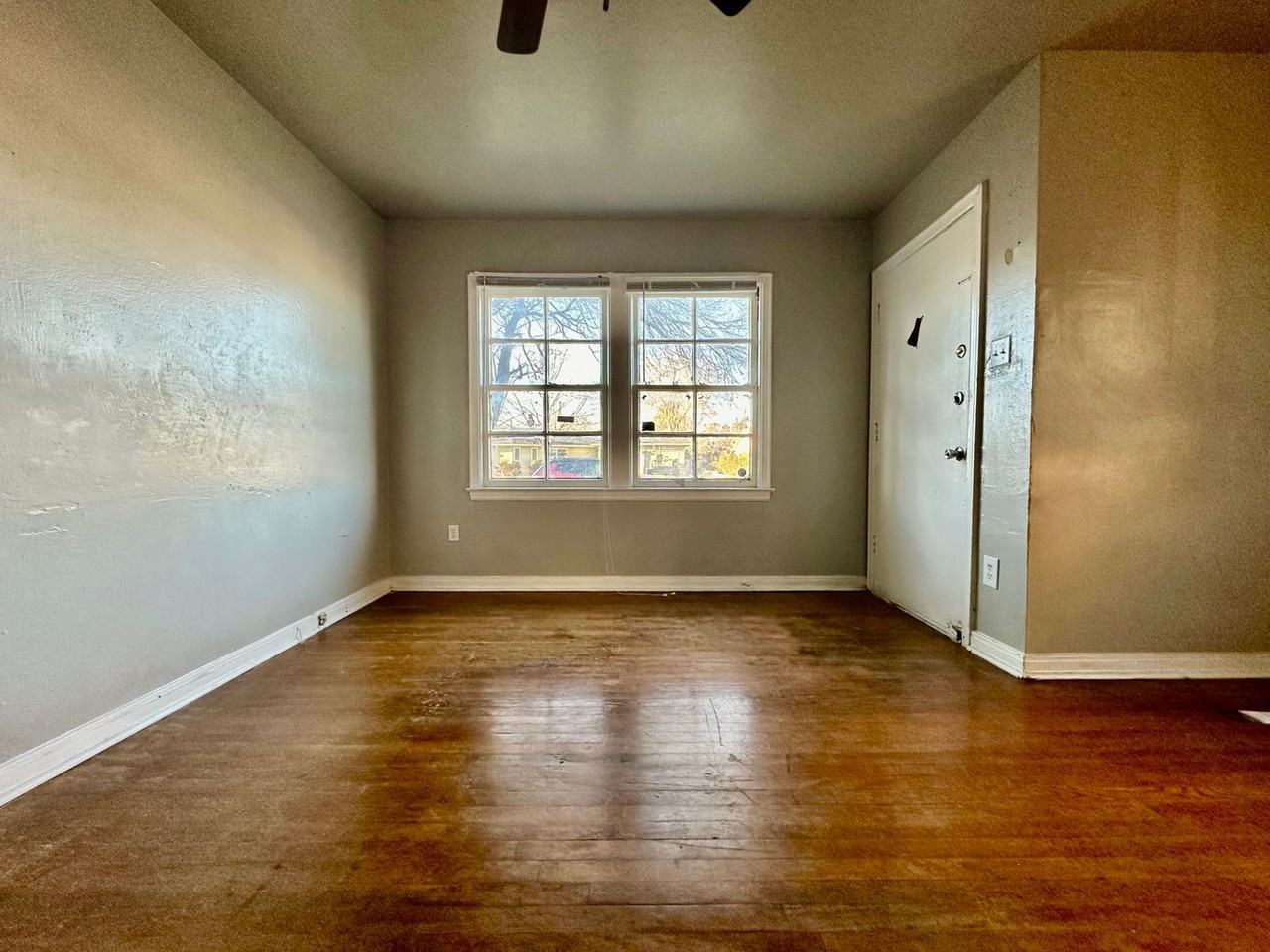 NR 2005 33rd Street - Photo 3 of 10