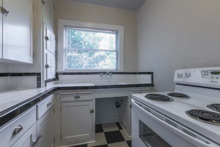 CARMEN APARTMENTS (JAMJ01) - Photo 5 of 25