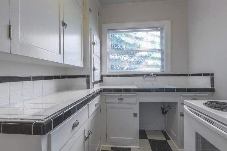 CARMEN APARTMENTS (JAMJ01) - Photo 6 of 25