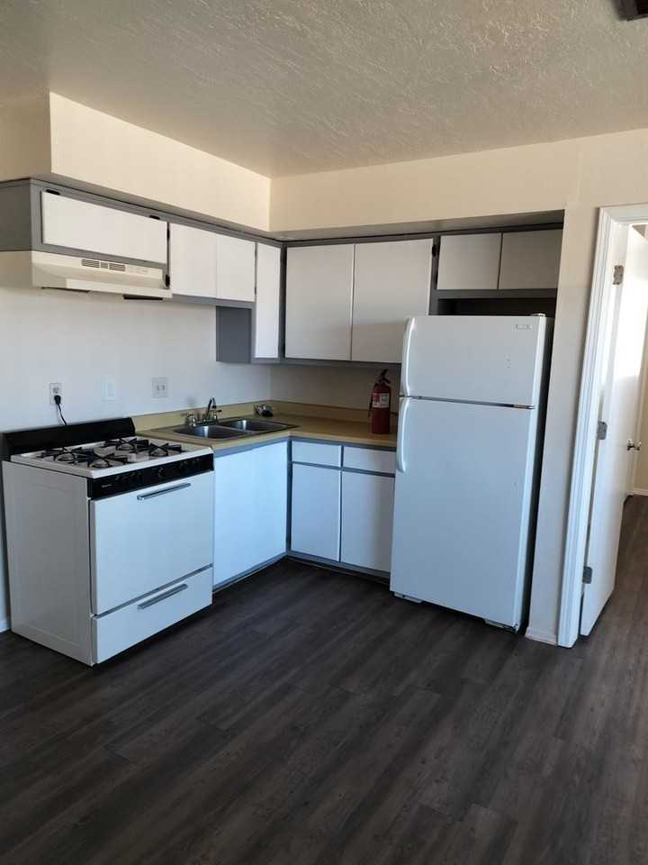 1 Bed/1 Bath in Pet Friendly Community - Photo 4 of 5