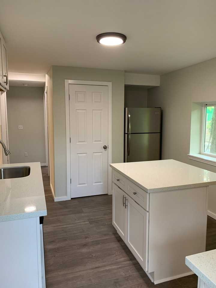 2605 T Street - Photo 2 of 15