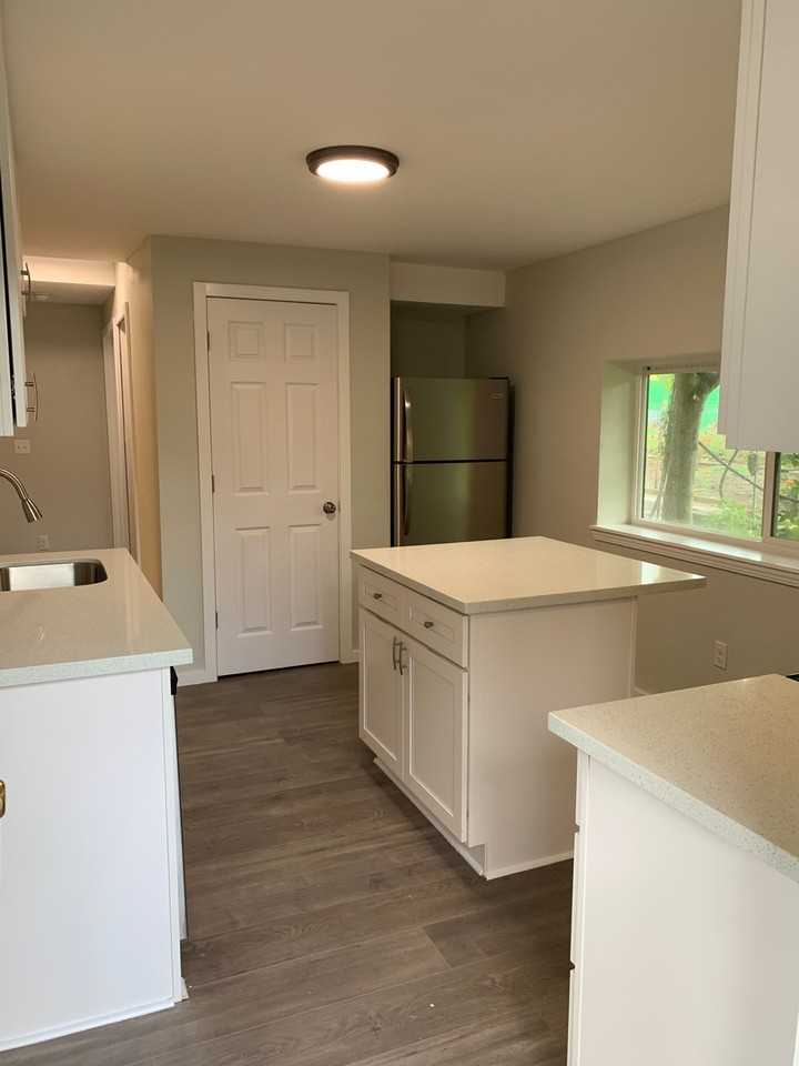 2605 T Street - Photo 3 of 15
