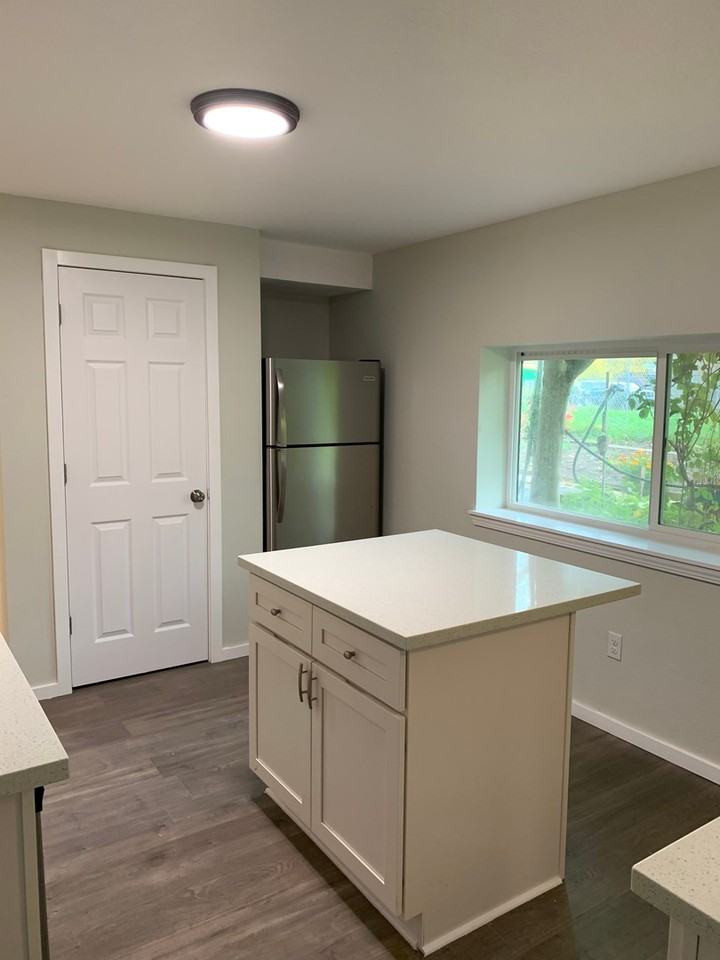 2605 T Street - Photo 4 of 15