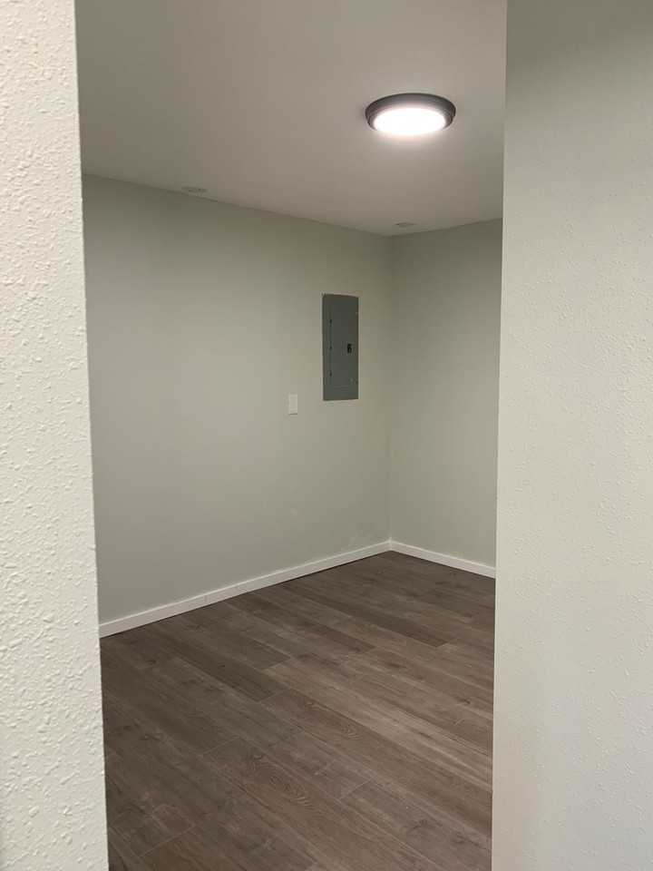 2605 T Street - Photo 7 of 15