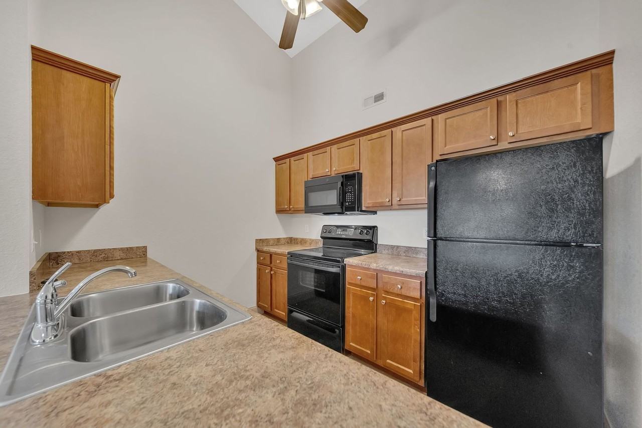 Suncrest Village - Photo 7 of 39