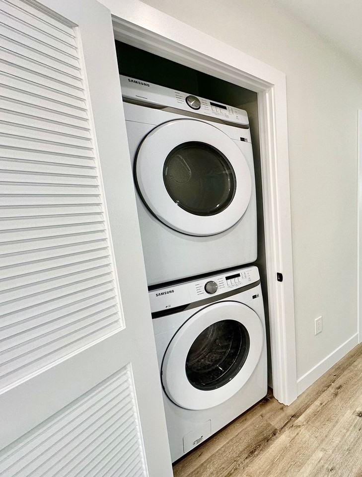 4320 Inglewood - Photo 6 of 26