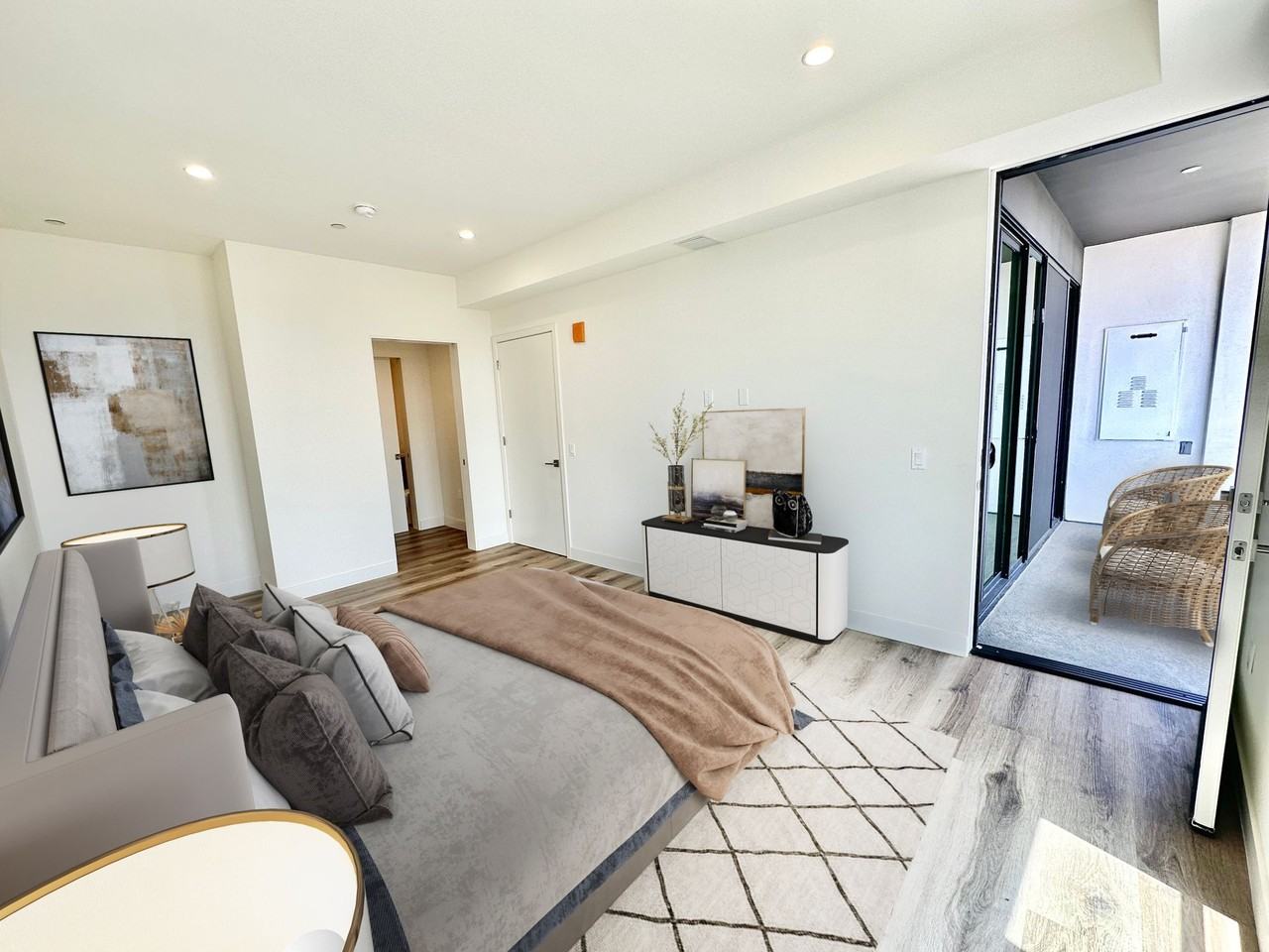 4320 Inglewood - Photo 7 of 26