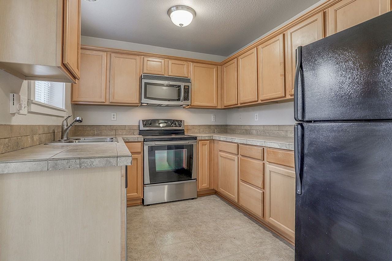 Alexander Heights - Photo 2 of 48