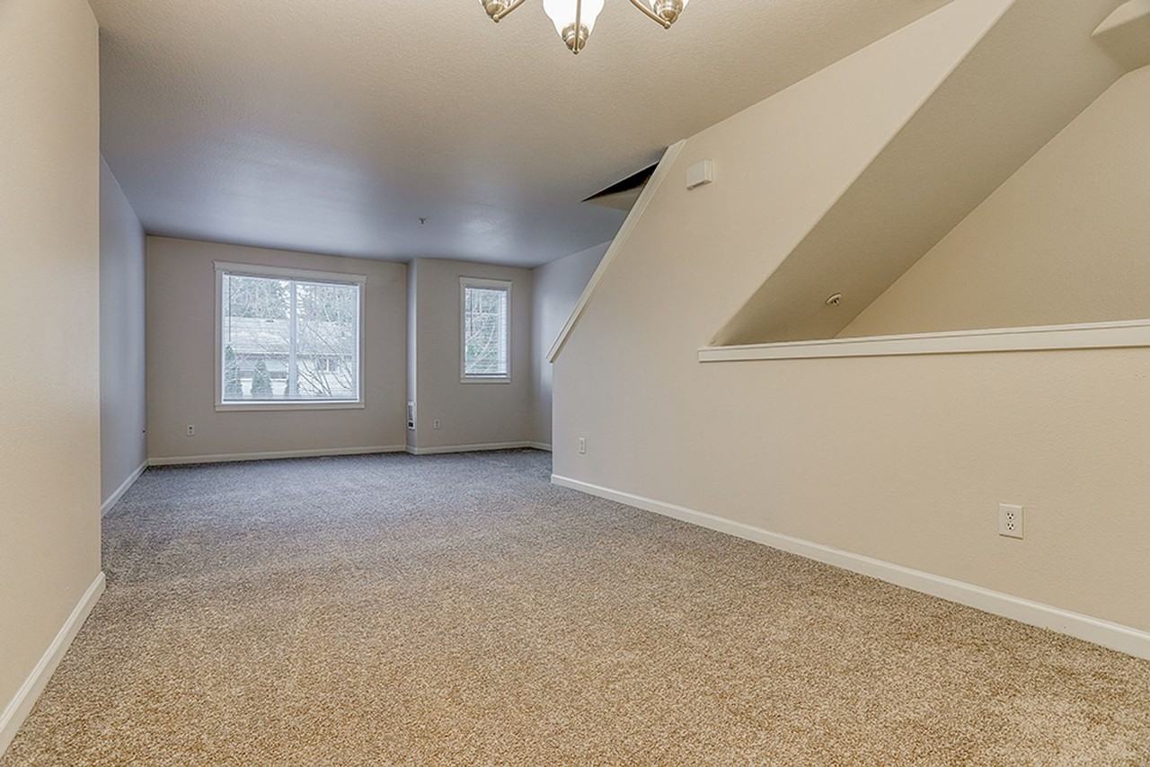 Alexander Heights - Photo 7 of 48