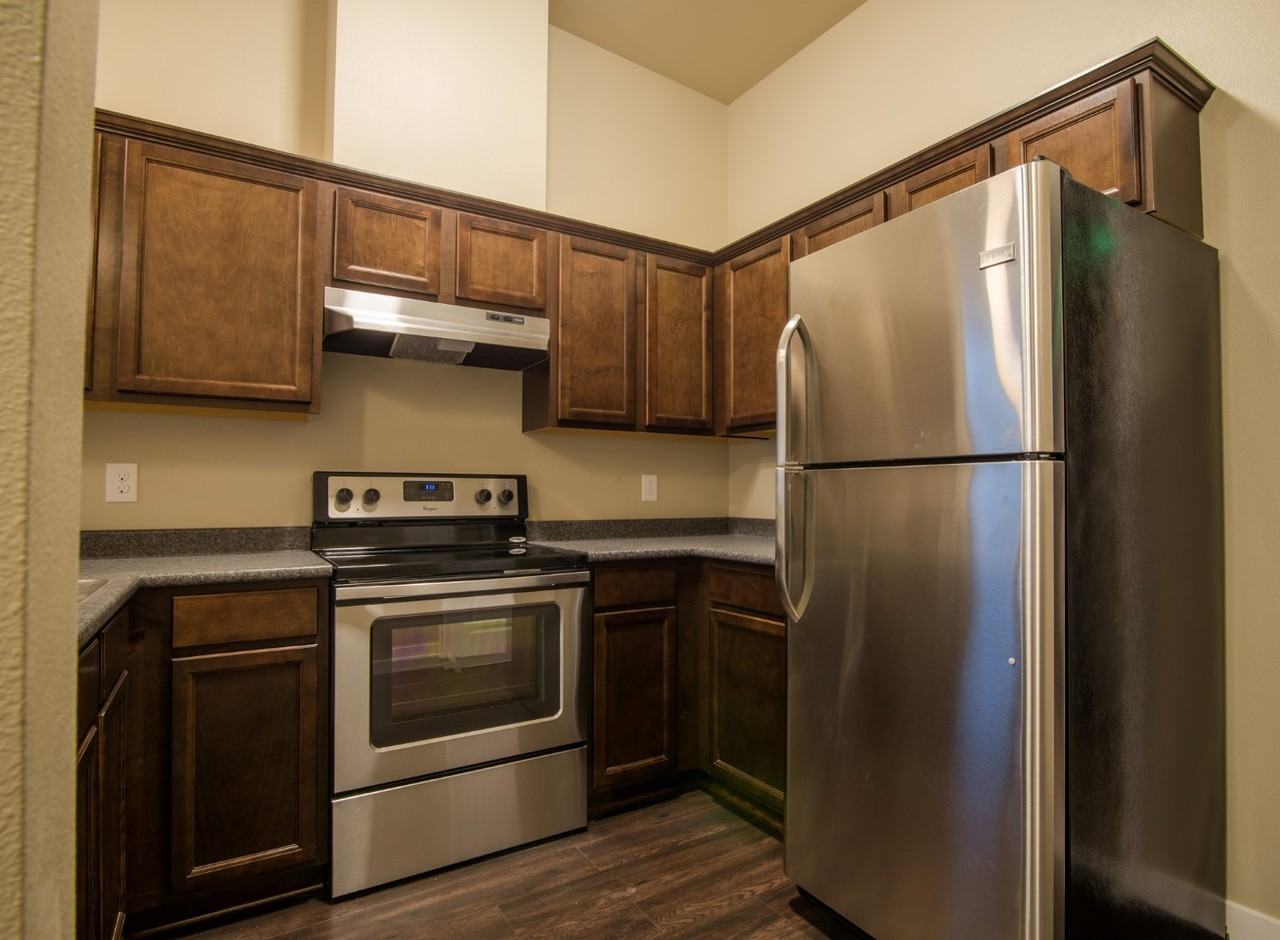 Buck's Plaza - Photo 2 of 20