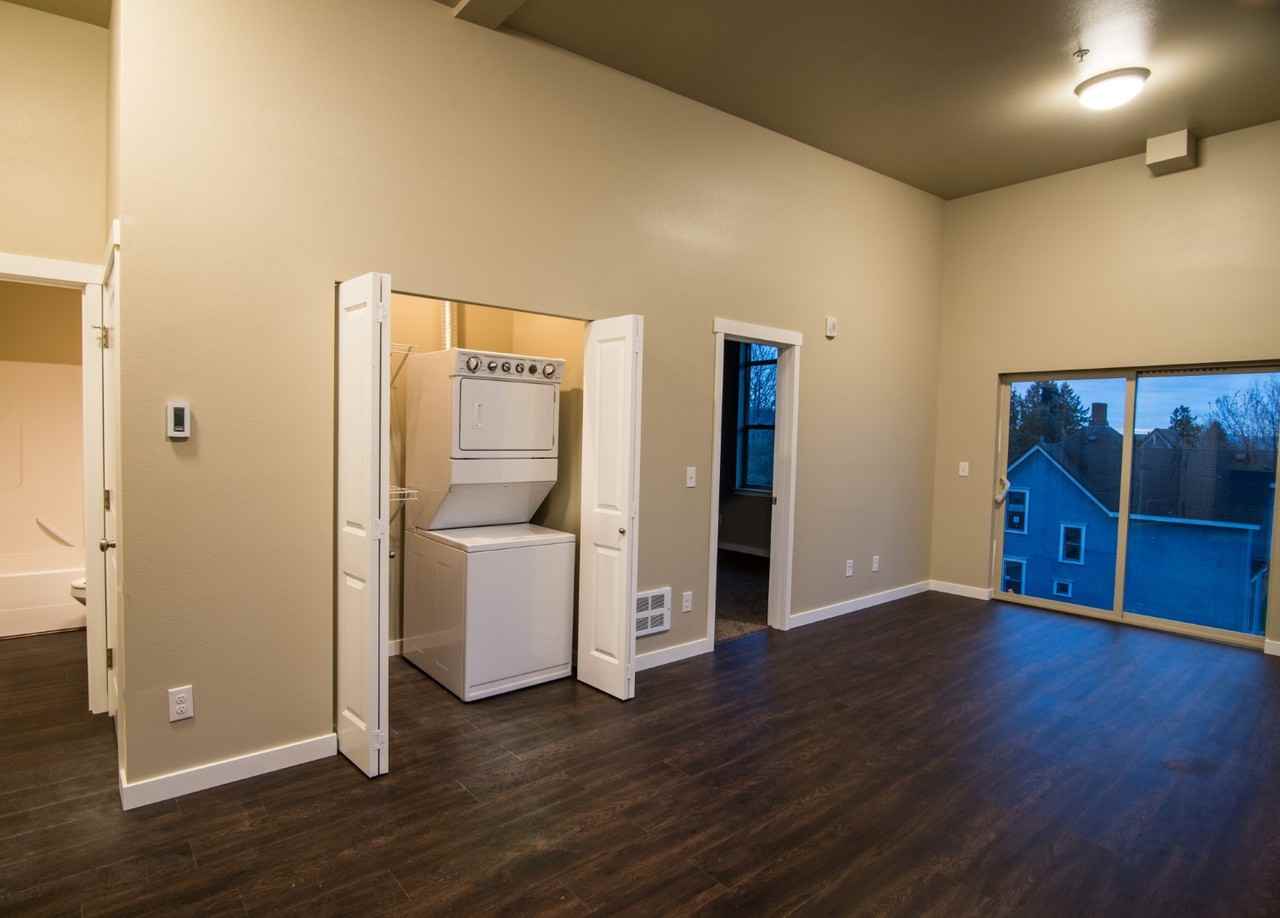 Buck's Plaza - Photo 5 of 20