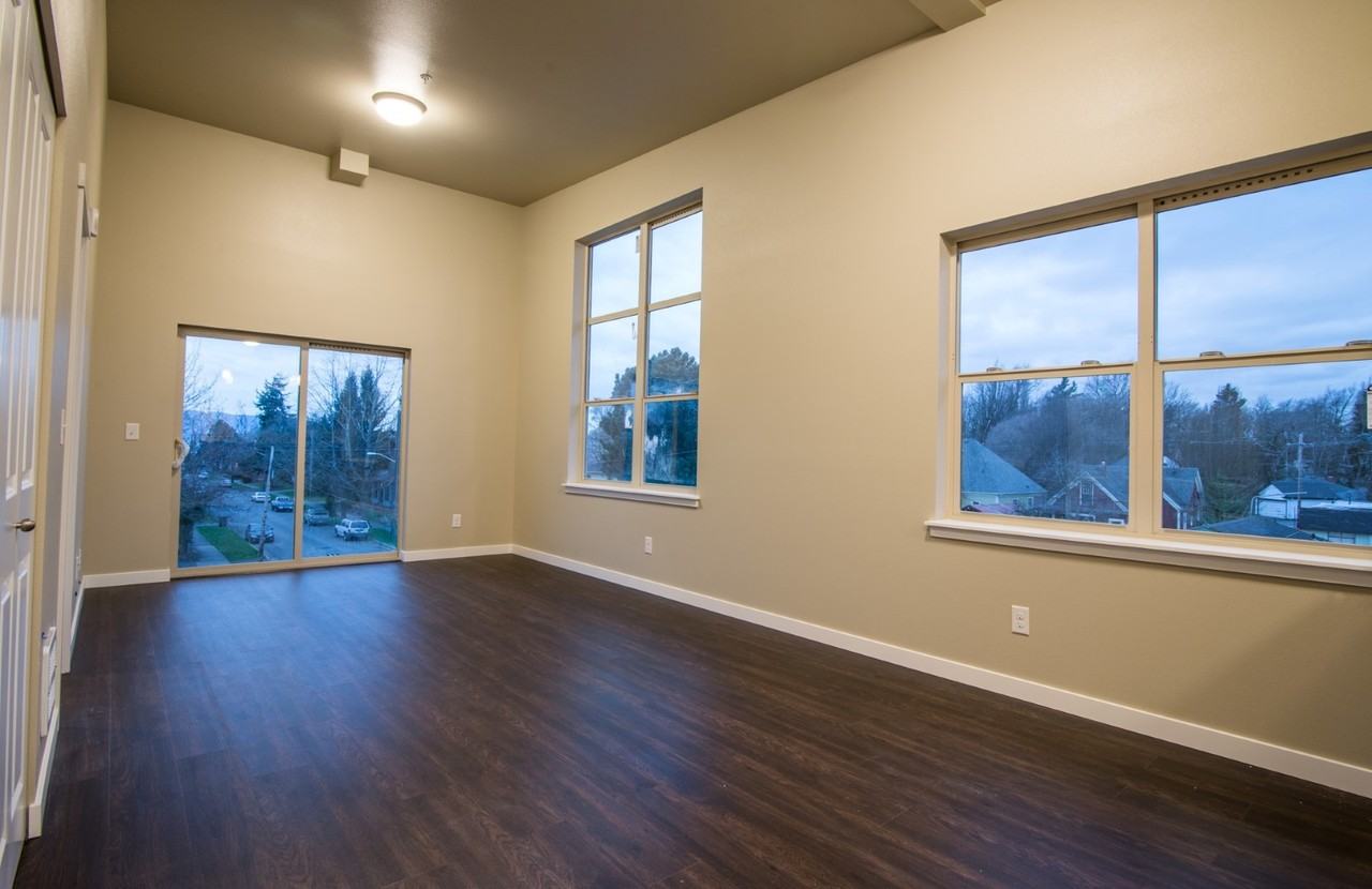 Buck's Plaza - Photo 6 of 20