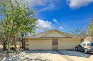 featured image of 1301/1303 Ravenwood Dr