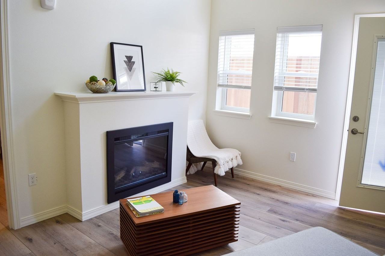 Lombard - Photo 4 of 50