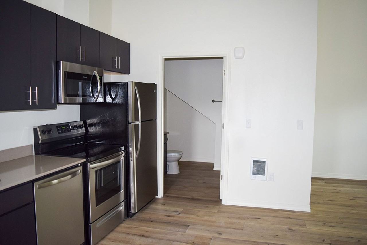 Lombard - Photo 5 of 50